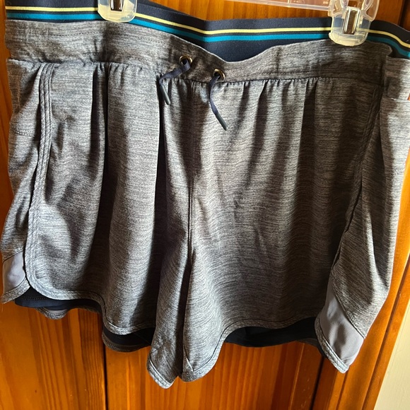 Avia Pants - Gray Women's Athletic Shorts XL